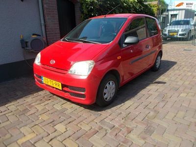Rood Occasion 2007 Daihatsu Cuore Hatchback | € 999 (Eerlijke prijs)