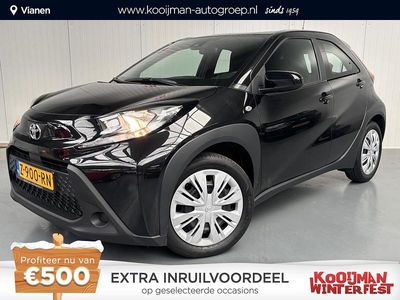Zwart Occasion 2024 Toyota Aygo X Play SUV | € 17.950 (Eerlijke prijs)