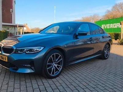 Grijs (metallic) Occasion 2019 BMW 320 Executive Sedan | € 27.995 (Eerlijke prijs)