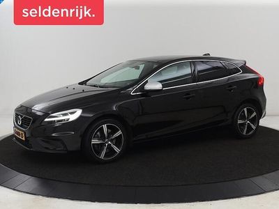 Zwart Gebruikt 2020 Volvo V40 R-Design Hatchback | € 19.900 (Iets duurder)