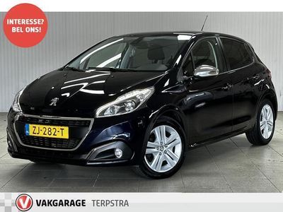 tweedehands Peugeot 208 1.2 PureTech Signature/ LED Dagrijverl./ DAB+/ Apple+Android/ Airco/ Navi/ Cruise/ Multi.Stuur/ Elek.Pakket/ Isofix/ Metallic Lak.