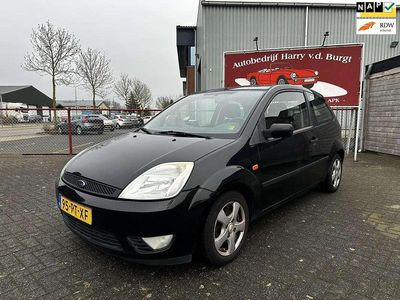 Zwart (metallic) Occasion 2004 Ford Fiesta Futura Hatchback | € 750 (Goede deal)