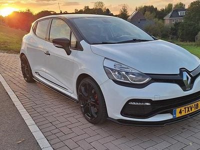 Wit (parellak) Gebruikt 2014 Renault Clio R.S. R.S. Hatchback | € 11.250