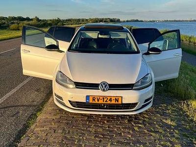Wit Occasion 2012 VW Golf VII Highline Stationwagen | € 8.500 (Duur)
