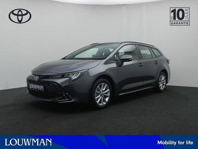 Grijs metallic Gebruikt 2023 Toyota Corolla Active Stationwagen | € 30.700 (Iets duurder)