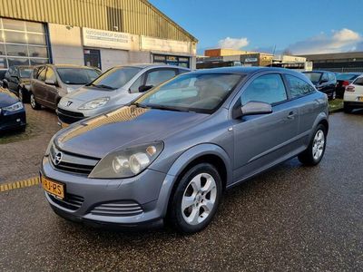 tweedehands Opel Astra GTC 1.6 Enjoy Airco Bj:2005 NAP!