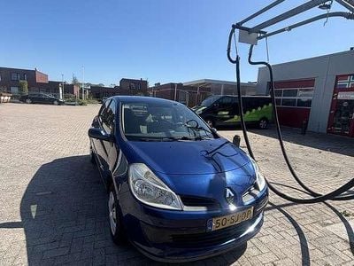 Blauw Gebruikt 2006 Renault Clio II Expression Hatchback | € 2.000 (Iets duurder)