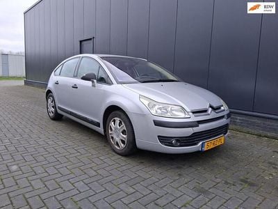 Grijs (metallic) Occasion 2005 Citroën C4 Prestige Hatchback | € 550 (Super prijs)