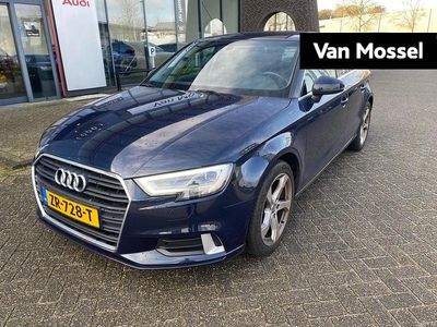 Blauw (metallic) Occasion 2019 Audi A3 S-Line Sedan | € 17.900 (Eerlijke prijs)