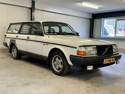 Wit Gebruikt 1987 Volvo 240 Stationwagen | € 24.087