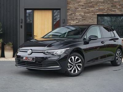 Zwart Gebruikt 2021 VW Golf VIII Active Hatchback | € 21.450 (Eerlijke prijs)