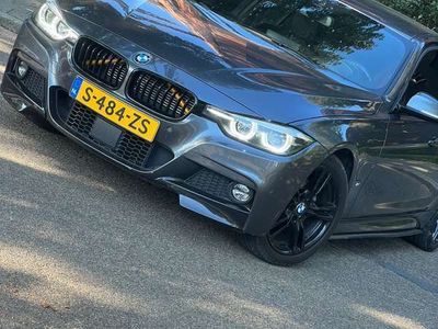 BMW 330e