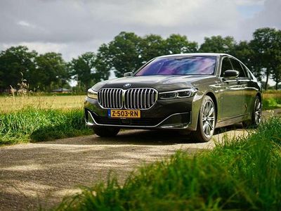 BMW 745