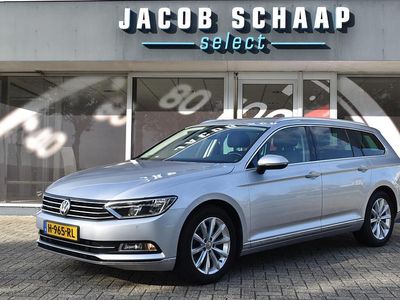 Grijs Occasion 2018 VW Passat Highline Stationwagen | € 16.950 (Eerlijke prijs)