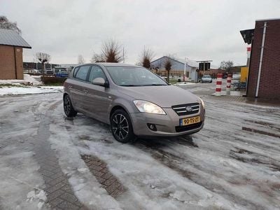 Beige Occasion 2007 Kia Ceed Hatchback | € 4.000 (Duur)