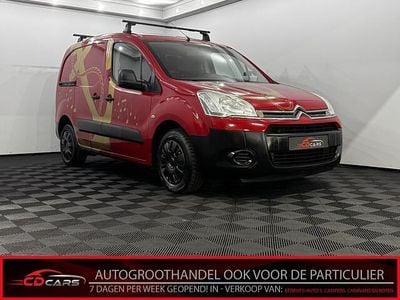 Rood (metallic) Gebruikt 2012 Citroën Berlingo MPV | € 2.950 (Eerlijke prijs)