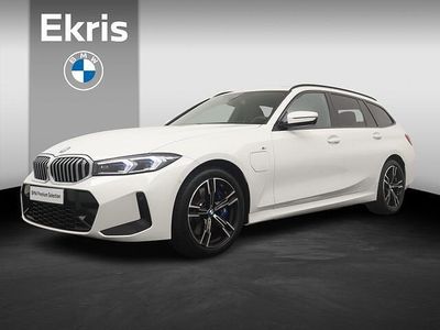 Wit Occasion 2025 BMW 330 M Sport Stationwagen | € 49.900 (Eerlijke prijs)