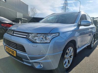 tweedehands Mitsubishi Outlander 2.0 PHEV Instyle+ Leder Schuifdak Navi Camera