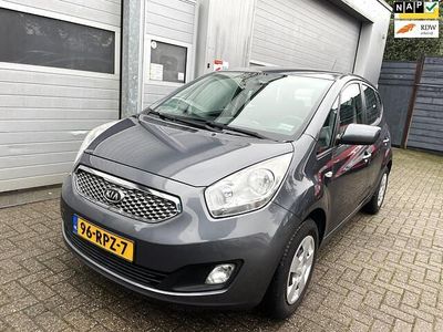 Grijs (metallic) Occasion 2011 Kia Venga Hatchback | € 3.495 (Eerlijke prijs)