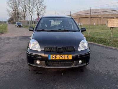 Zwart Gebruikt 2003 Toyota Yaris Sport Hatchback | € 2.500 (Goede deal)