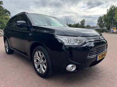 Zwart Gebruikt 2014 Mitsubishi Outlander P-HEV Intense+ SUV | € 7.900 (Super prijs)