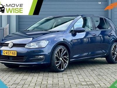 Blauw (metallic) Gebruikt 2015 VW Golf VII Sportline Hatchback | € 9.990 (Eerlijke prijs)