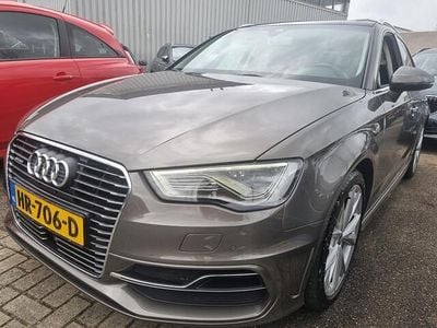 Grijs Gebruikt 2015 Audi A3 Sportback Hatchback | € 10.995 (Goede deal)