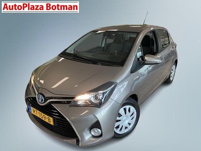 Grijs Gebruikt 2015 Toyota Yaris Hybrid Edition Hatchback | € 12.950 (Eerlijke prijs)