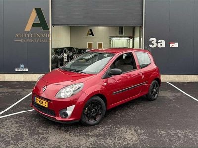 Rood Occasion 2011 Renault Twingo Authentique Hatchback | € 2.450 (Eerlijke prijs)