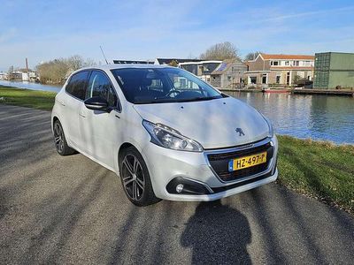 Occasion Peugeot 208 GT-line 110 PK (80 kW) 2016 Wit Hatchback