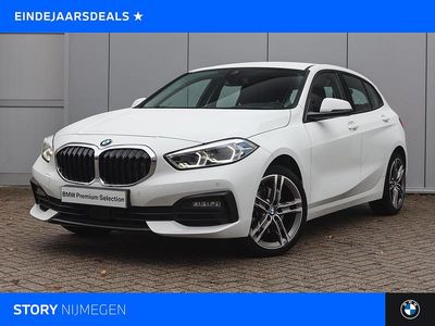 Wit Gebruikt 2021 BMW 118 Executive Hatchback | € 21.950 (Eerlijke prijs)
