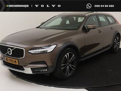 Bruin Occasion 2017 Volvo V90 CC Pro Stationwagen | € 34.899 (Duur)