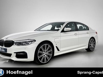 Wit Gebruikt 2020 BMW 530e iPerformance Sedan | € 34.950 (Eerlijke prijs)