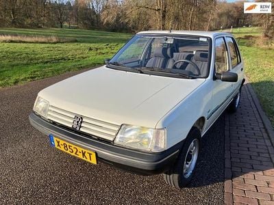 Wit Gebruikt 1993 Peugeot 205 | € 4.750
