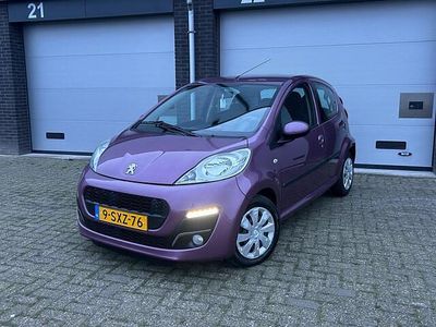 Paars (metallic) Gebruikt 2014 Peugeot 107 Active Hatchback | € 5.250 (Eerlijke prijs)