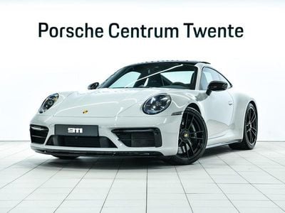 Porsche 911 Carrera 4 GTS