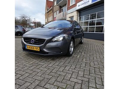 Grijs Gebruikt 2012 Volvo V40 Momentum Hatchback | € 6.950 (Iets duurder)