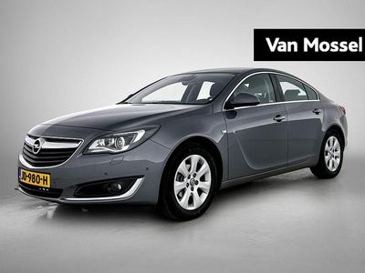 Grijs Occasion 2016 Opel Insignia Cosmo Sedan | € 12.440 (Eerlijke prijs)