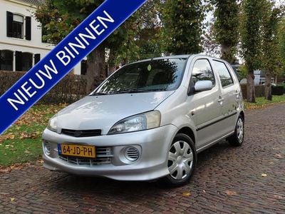 Grijs Gebruikt 2002 Daihatsu YRV MPV | € 1.750