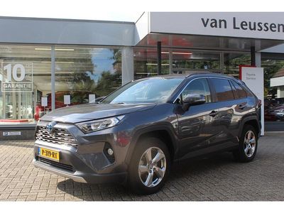 Grijs Occasion 2021 Toyota RAV4 Style SUV | € 33.900 (Goede deal)
