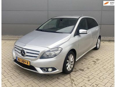 Grijs Gebruikt 2014 Mercedes B180 Prestige MPV | € 5.995 (Eerlijke prijs)