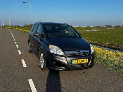Grijs Gebruikt 2010 Opel Zafira Cosmo MPV | € 3.800 (Duur)