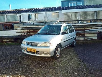 Occasion Mazda Demio Comfort 63 PK (46 kW) 2000 Zilver Hatchback
