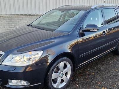 Zwart Occasion 2011 Skoda Octavia Business Line Stationwagen | € 2.950 (Goede deal)