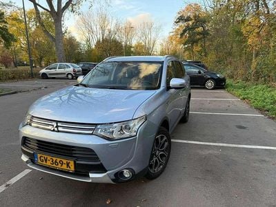 Occasion Mitsubishi Outlander P-HEV Edition 121 PK (88 kW) 2015 Blauw SUV