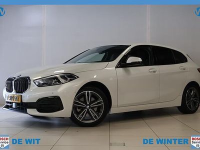 Wit Occasion 2023 BMW 118 Hatchback | € 24.450 (Eerlijke prijs)