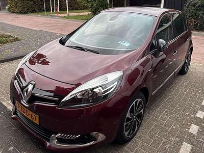 Rood Occasion 2014 Renault Scénic III Bose Edition MPV | € 9.250 (Eerlijke prijs)