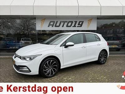 Gebruikt 2022 VW e-Golf Style Hatchback | € 27.919 (Eerlijke prijs)