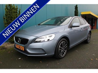 tweedehands Volvo V40 1.5 T2 AUT. Edition+Luxury Line/PANO.DAK/ECC/NAV/LMV/PDC/A.R.CAM/KEYLESS/STOELVERW.