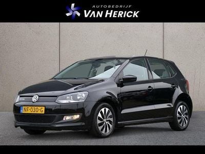 Zwart (metallic) Occasion 2017 VW Polo Hatchback | € 9.945 (Goede deal)